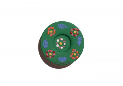 Magnet de lemn artizanal model farfurie verde Magnet de lemn artizanal model farfurie verde